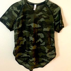 NWT Lululemon UVP Run Short Sleeve top